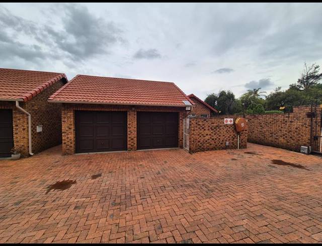 3 BEDROOM TOWNHOUSE FOR SALE IN RANDHART